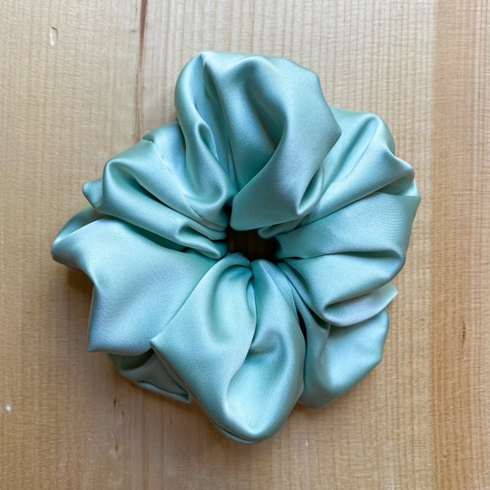 Chouchou cheveux XXL couleur menthe en satin