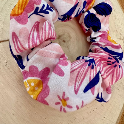 White scrunchie with big funky flowers