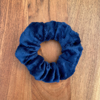 Soft navy scrunchie 