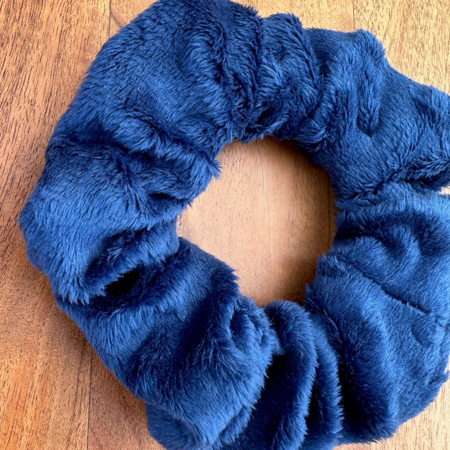 Soft navy scrunchie 