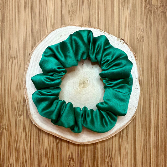 Chouchou format mini vert émeraude en satin