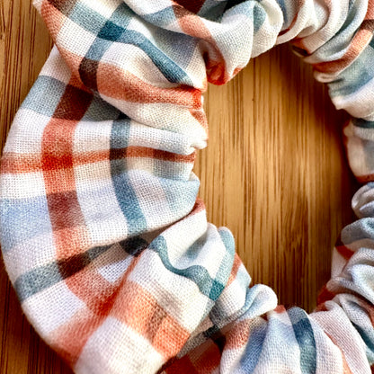 Chouchou tartan bleu, rouge et blanc